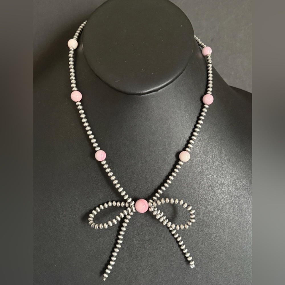 Bow Sterling Silver Pink Conch 4mm Pearls Bead Necklace. 18 inch